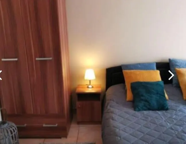 Miranda Villa *